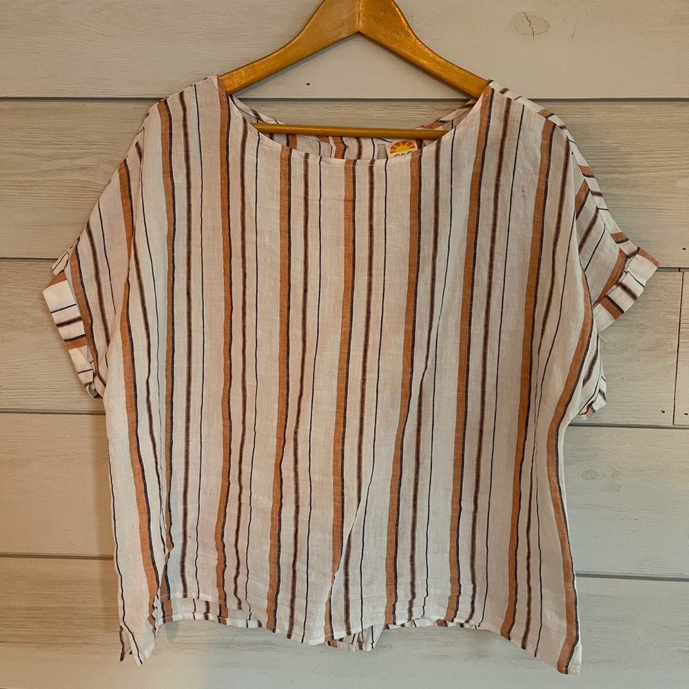 Short sleeved linen top